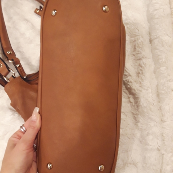 Tan purse - Picture 3 of 7